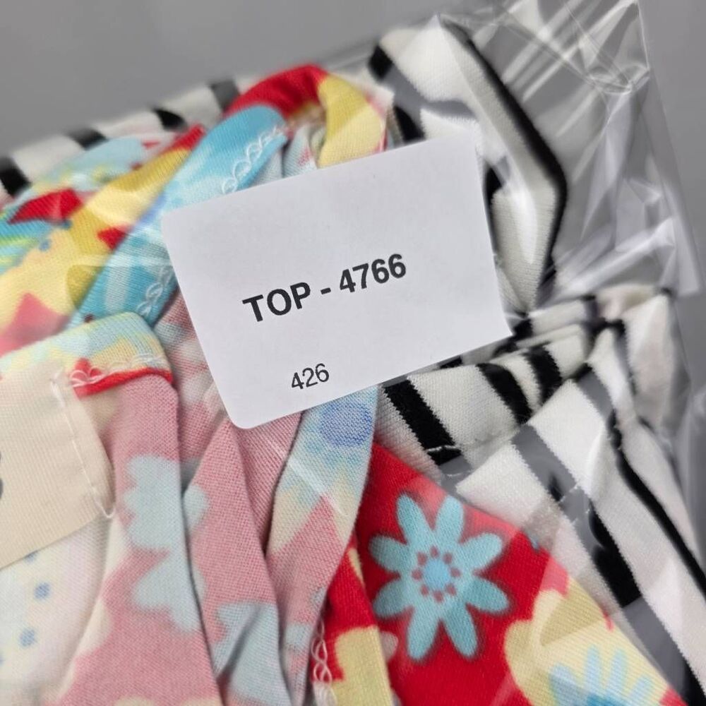 Haptics Floral Stripe Colorblock Top L - Picture 8 of 8